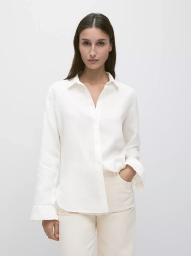 Komad koji nikad ne izlazi iz mode: Bijele ko&scaron;ulje u proljetnim kombinacijama