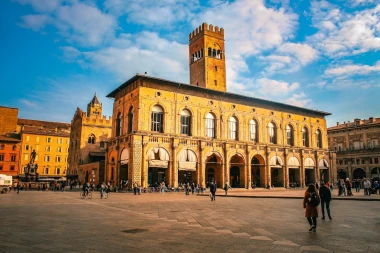 Putovanje u Bolognu: Savr&scaron;en spoj povijesti, okusa i sporog života