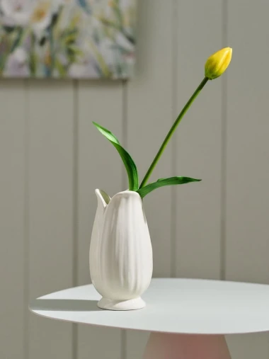 Mali dekor, veliki efekt: Najljep&scaron;e vaze za proljetno uređenje doma