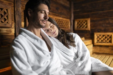 Sauna u dvoje: prekrasni ritual koji će vas opustiti i zauvijek povezati
