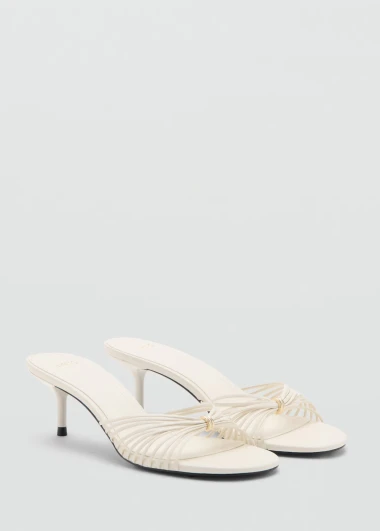 Najljep&scaron;a obuća za toplije dane već je tu: Balerinke i sandale u trendi izdanju