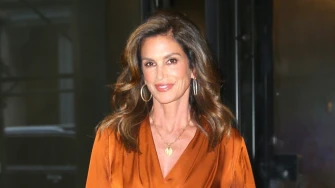 Cindy Crawford otkrila tajne svog mladolikog izgleda na 60. rođendan. Evo &scaron;to nikad ne propu&scaron;ta