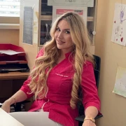 Petra Me&scaron;trić za Žena.hr: Voda s limunom na prazan želudac, znanost ili mit?