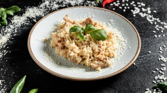 Kremasti klasik iz tave: Rižoto s piletinom koji uvijek uspijeva