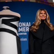 Melania Trump donirala haljinu s inauguracije muzeju: 'Ovo je povijesni trenutak'