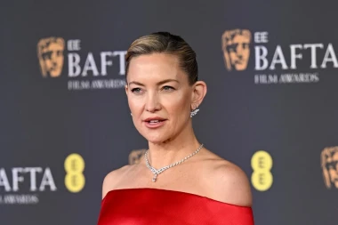 Dva izvrsna outfita: Kate Hudson očarala je ovim haljinama, koja vam je bolja?