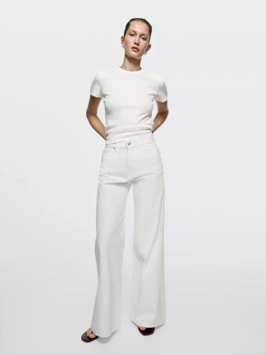 Najsvestraniji komad sezone: Bijele traperice u proljetnim kombinacijama