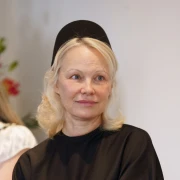 Pamela Anderson rekla zbogom glamuru - i pokrenula pravu beauty revoluciju