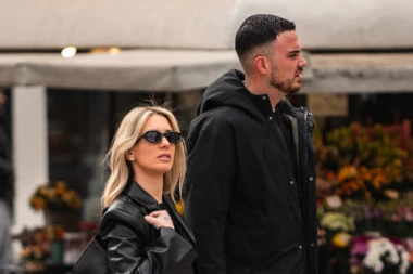 Zgodni par sa &scaron;pice: Crno i obuća za koju smo jedva čekali da se vrati na ulice