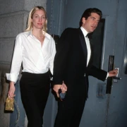 Komadi koje mora&scaron; imati ako voli&scaron; stil Carolyn Bessette-Kennedy