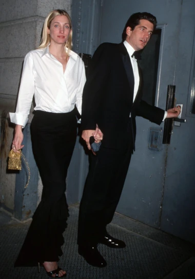 Komadi koje mora&scaron; imati ako voli&scaron; stil Carolyn Bessette-Kennedy