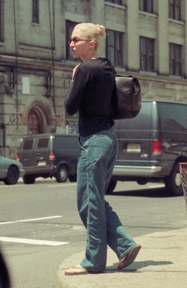 Komadi koje mora&scaron; imati ako voli&scaron; stil Carolyn Bessette-Kennedy