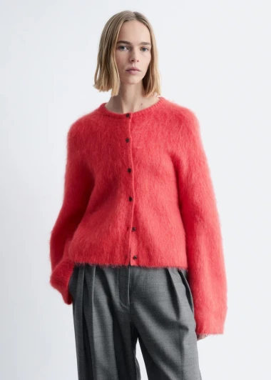 Kardigani su opet u fokusu: Ovog proljeća nosimo boje i uzorke