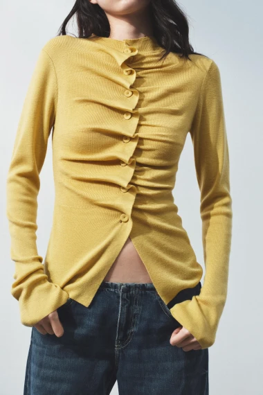 Kardigani su opet u fokusu: Ovog proljeća nosimo boje i uzorke