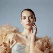 Praktični i učinkoviti: Puderi u sticku koje beauty scena obožava