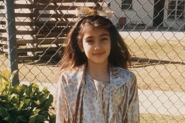 Prepoznajte li ovu djevojčicu? Ovako je izgledala prije slave i milijardi na računu