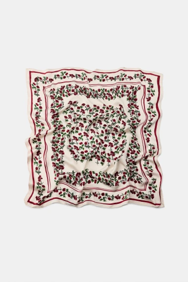 Povratak bandane: Zaboravljeni modni dodatak koji je postao viralni hit