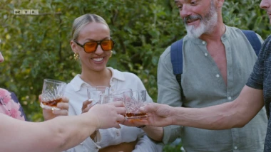 Nata&scaron;inu večeru obilježio Lukrecijin skok u bazen: 'Bilo mi je vruće'