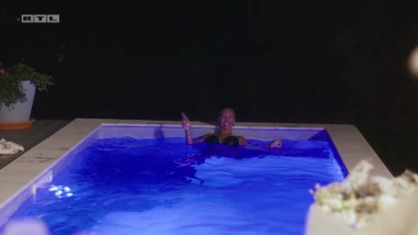 Tko je Lukrecia koja se kupala u 'Večeri za 5'? Mlada majka i model zaintrigirala gledatelje