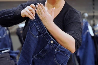 U ormaru ima&scaron; hrpu traperica koje ne nosi&scaron;? Evo &scaron;to radi&scaron; pogre&scaron;no kad ih kupuje&scaron;