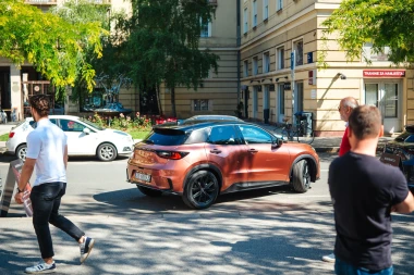 Test iz znatiželje rezultirao odu&scaron;evljenjem: Evo za&scaron;to nas je osvojio Lexus LBX dostupan za svega 280 eura mjesečno