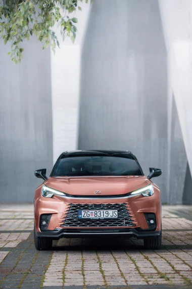 Test iz znatiželje rezultirao odu&scaron;evljenjem: Evo za&scaron;to nas je osvojio Lexus LBX dostupan za svega 280 eura mjesečno