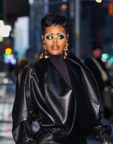 Kao žena mačka: Teyana Taylor nastavlja modnu dominaciju u crnoj koži