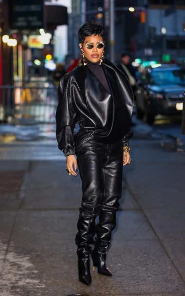 Kao žena mačka: Teyana Taylor nastavlja modnu dominaciju u crnoj koži