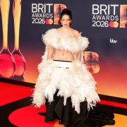 Crveni tepih gori, Olivija Dean slavi: Spektakl BRIT Awardsa u Manchesteru