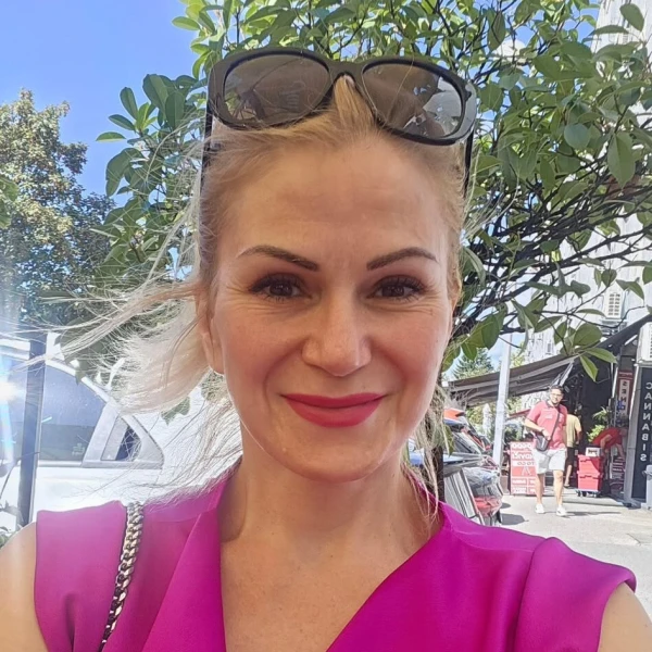 Adela je smr&scaron;avila 50 kg, a onda ju je čekalo jo&scaron; &scaron;est operacija: 'Dignula sam kredit i potro&scaron;ila u&scaron;teđevinu'