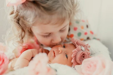 Kratka i slatka: Imena za djevojčice od 3 i 4 slova koja su hit u cijeloj Hrvatskoj - provjeri za&scaron;to