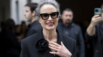 Andie MacDowell i bezvremenska elegancija: Odijelo koje svaka žena treba u svom ormaru