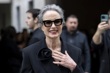 Andie MacDowell i bezvremenska elegancija: Odijelo koje svaka žena treba u svom ormaru