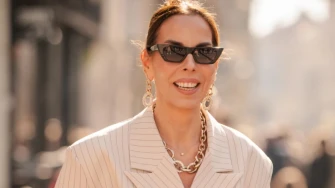 Nježna elegancija: Kako je Olja Vori izabrala idealno proljetno odijelo