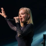 Jelena Rozga slavi 30 godina karijere: Sjećate li se njenog prvog nastupa?