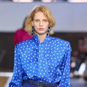 Stella McCartney u Parizu spojila klasične siluete i praktične komade