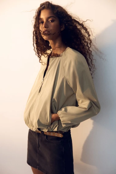 Bomber jakna je jedan od najcool komada za topliju sezonu