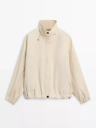 Bomber jakna je jedan od najcool komada za topliju sezonu