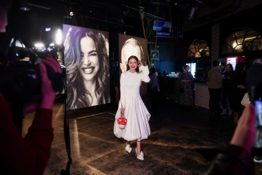 Severina u bijelom izdanju podržala plemenitu akciju, a svi su gledali u njezinu neobičnu torbicu