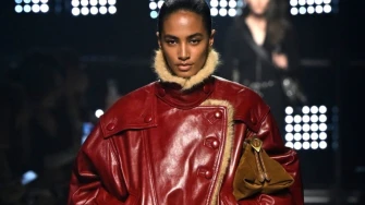 Kolekcija Isabel Marant za jesen donosi spoj 80-ih i opu&scaron;tene elegancije