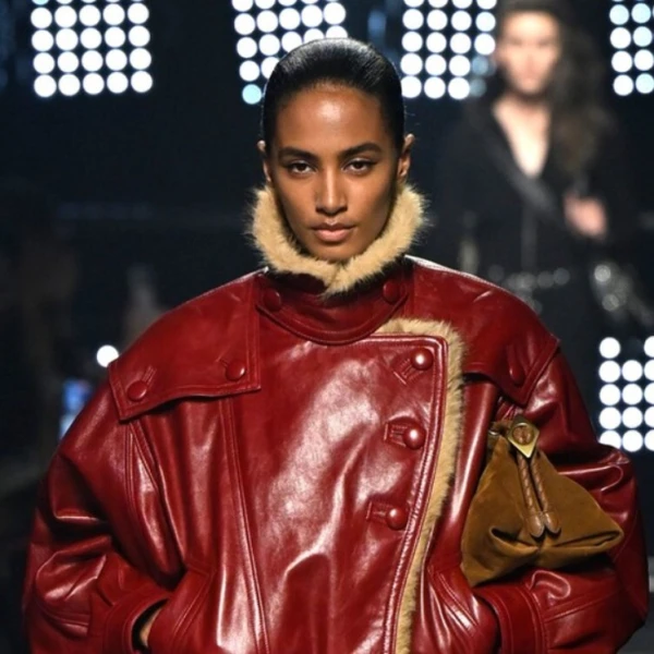 Kolekcija Isabel Marant za jesen donosi spoj 80-ih i opu&scaron;tene elegancije