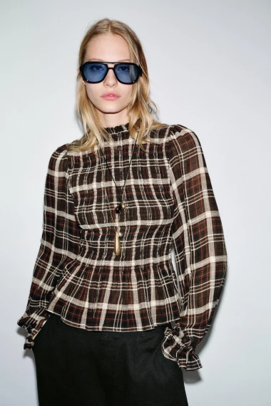 Povratak omiljenog uzorka: Karirane ko&scaron;ulje opet su u sredi&scaron;tu modnih trendova