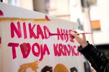 L&rsquo;Or&eacute;al Paris kampanjom 'Stand Up' pretvorio Cvjetni trg u prostor solidarnosti i akcije