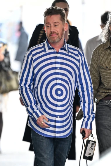 'Kralj milenijalaca': Macaulay Culkin u Parizu pokazao cool stil i nalakirane nokte