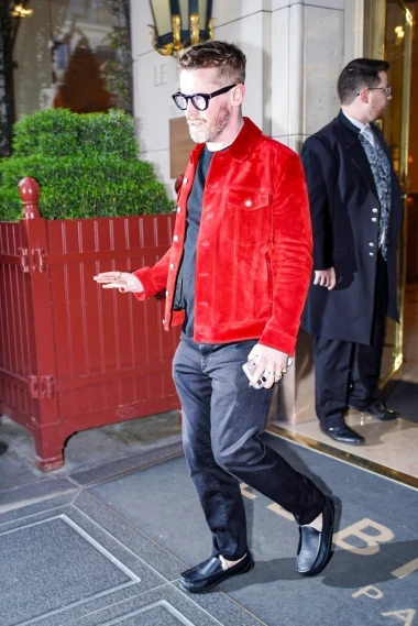 'Kralj milenijalaca': Macaulay Culkin u Parizu pokazao cool stil i nalakirane nokte