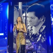 Crno i zlatno: Severina u genijalnom outfitu rastopila publiku za Dan žena