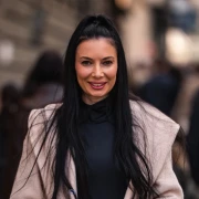 Kad &scaron;pica susretne stil dadilje Fran: Ova crnokosa dama zna kako nositi leopard uzorak