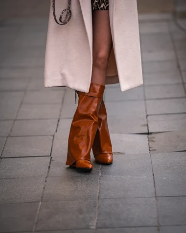 Kad &scaron;pica susretne stil dadilje Fran: Ova crnokosa dama zna kako nositi leopard uzorak