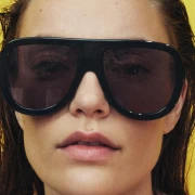 Shield sunčane naočale novi su trend: Futuristički model već nose brojne trendseterice