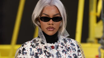 Dva looka Teyane Taylor u Parizu pokazuju za&scaron;to je jedna od najbolje odjevenih žena svijeta